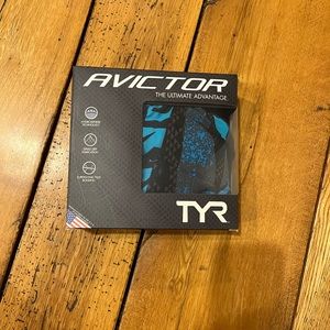 BRAND NEW TYR AVICTOR SIZE 23 TECHSUIT